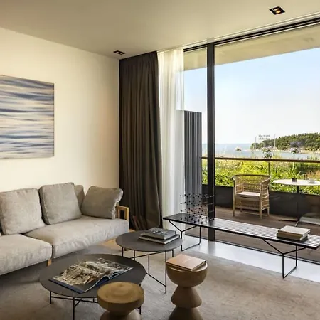 Grand Park By Maistra Collection