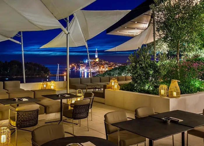 Grand Park By Maistra Collection