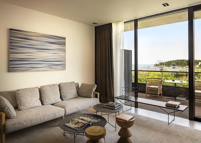 Grand Park By Maistra Collection