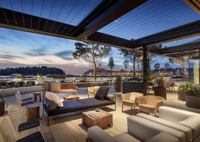 Grand Park By Maistra Collection